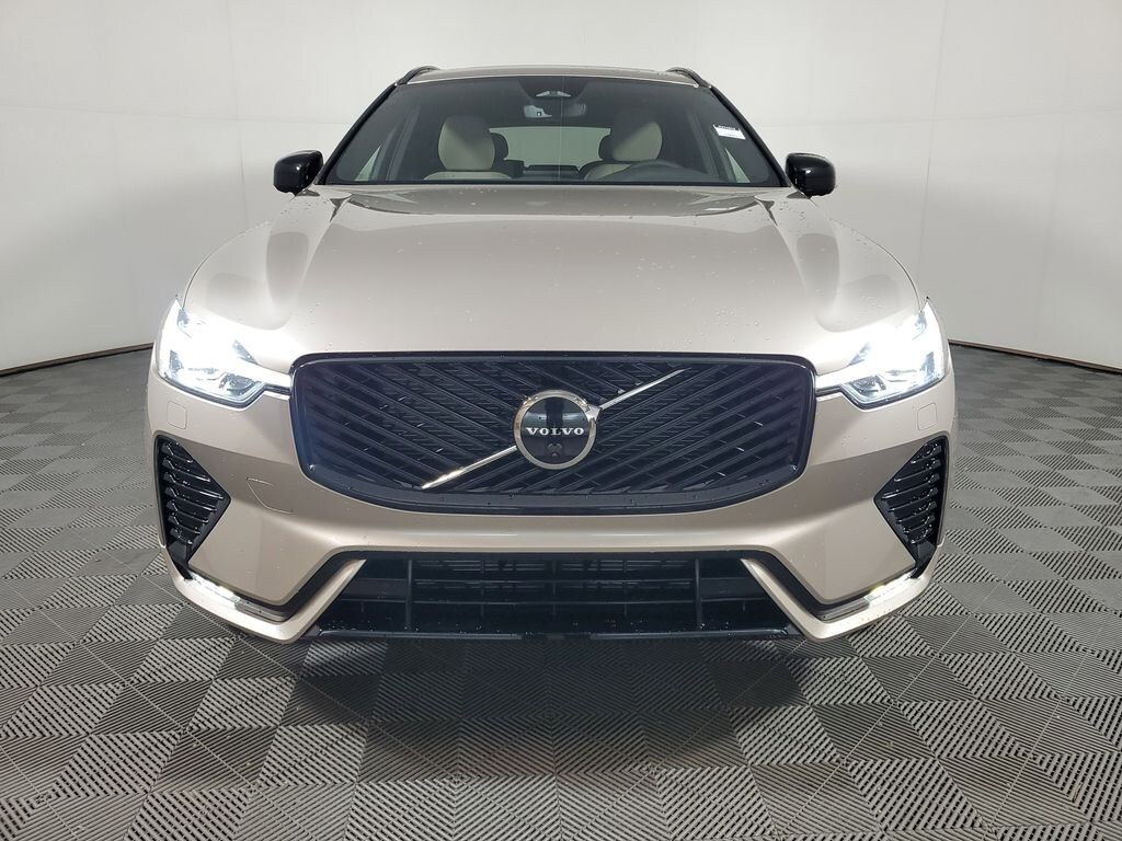 New 2026 Volvo XC60 B5 Plus SUV