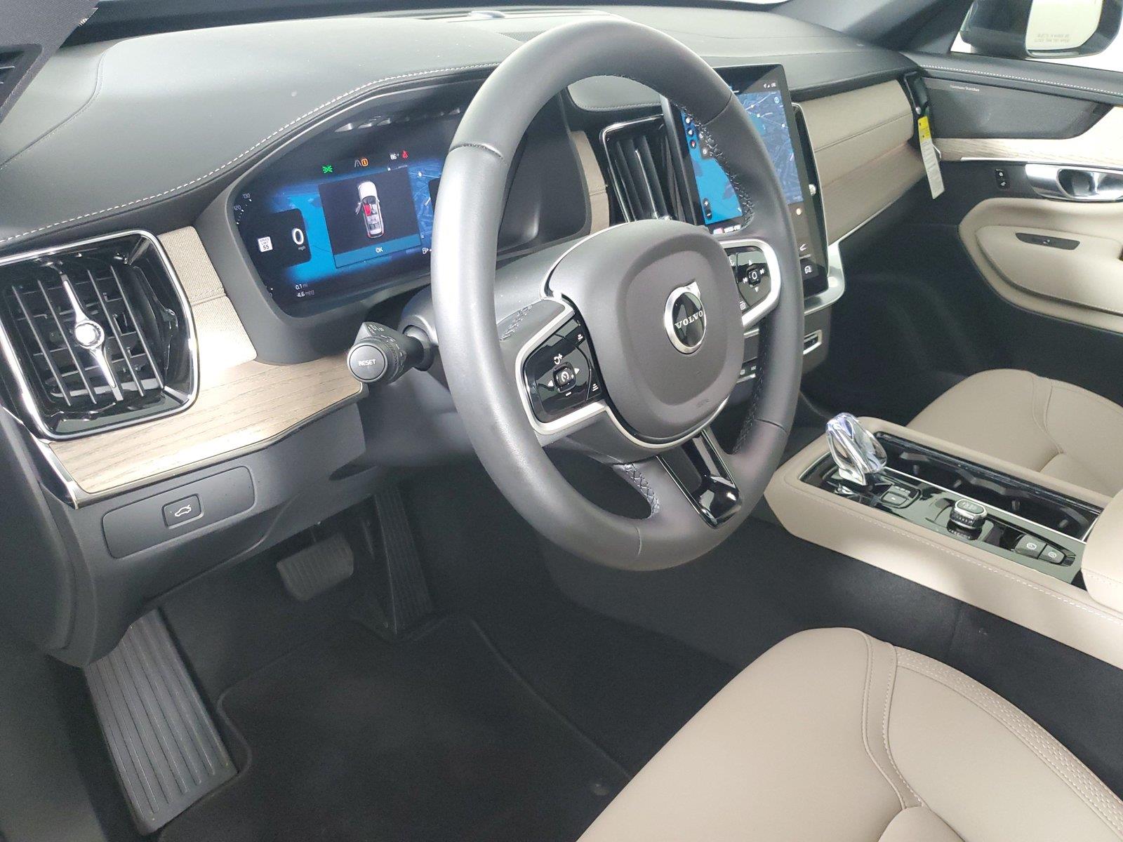 2026 Volvo XC90 Plus - Photo 24