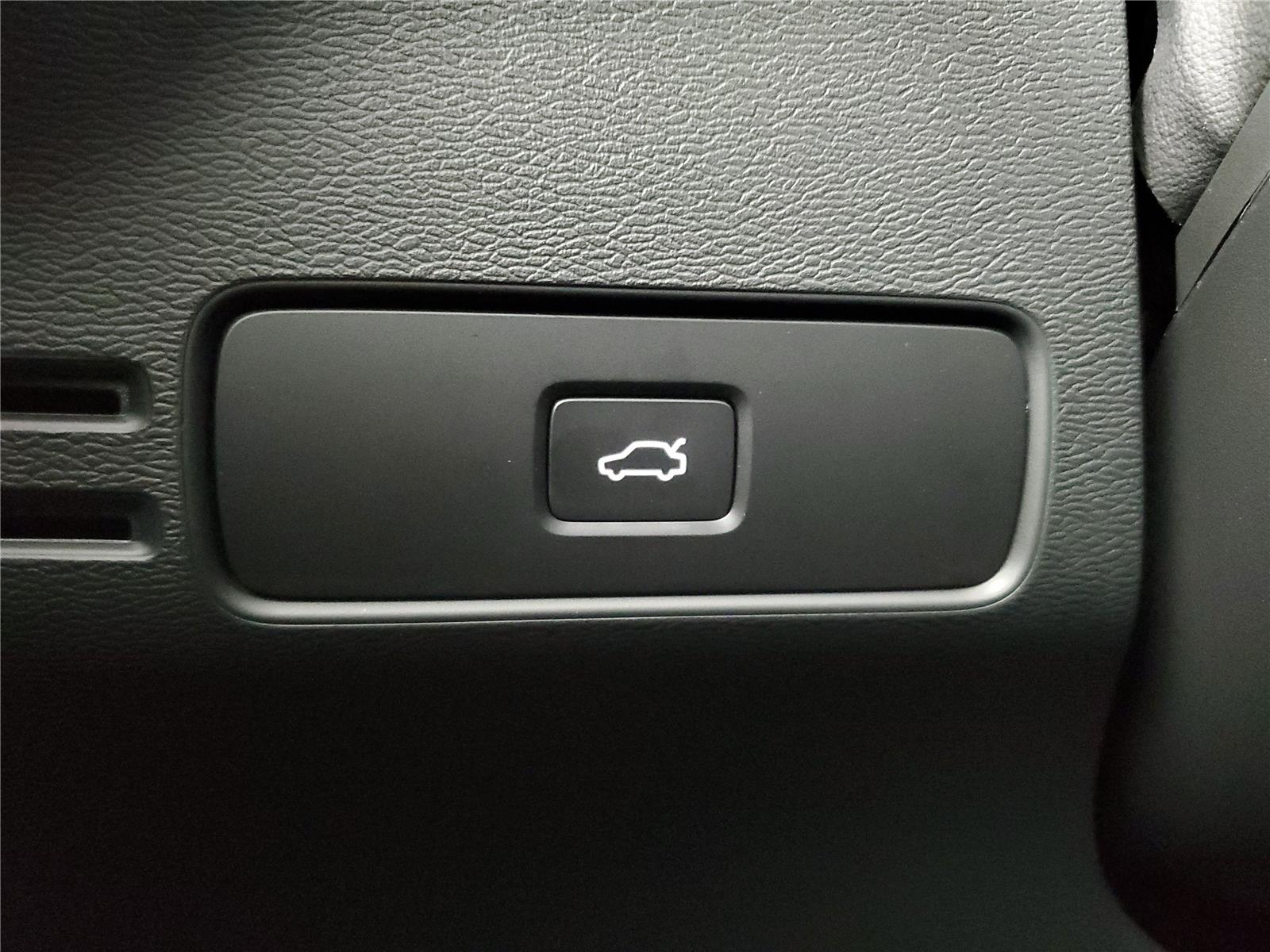 2026 Volvo XC40 Core - Photo 35