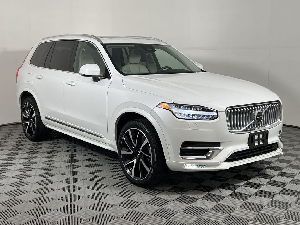 2024 Volvo XC90 Plus photo 2