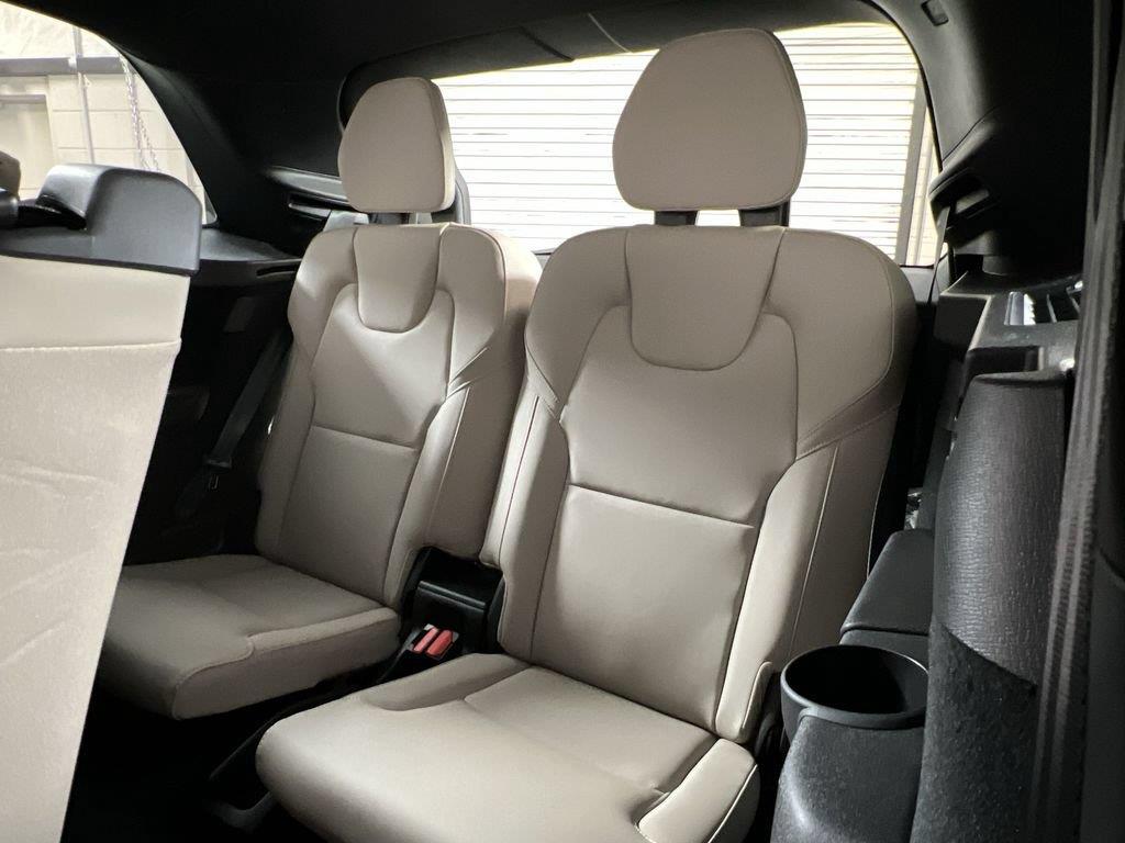 2026 Volvo XC90 Plus - Photo 24