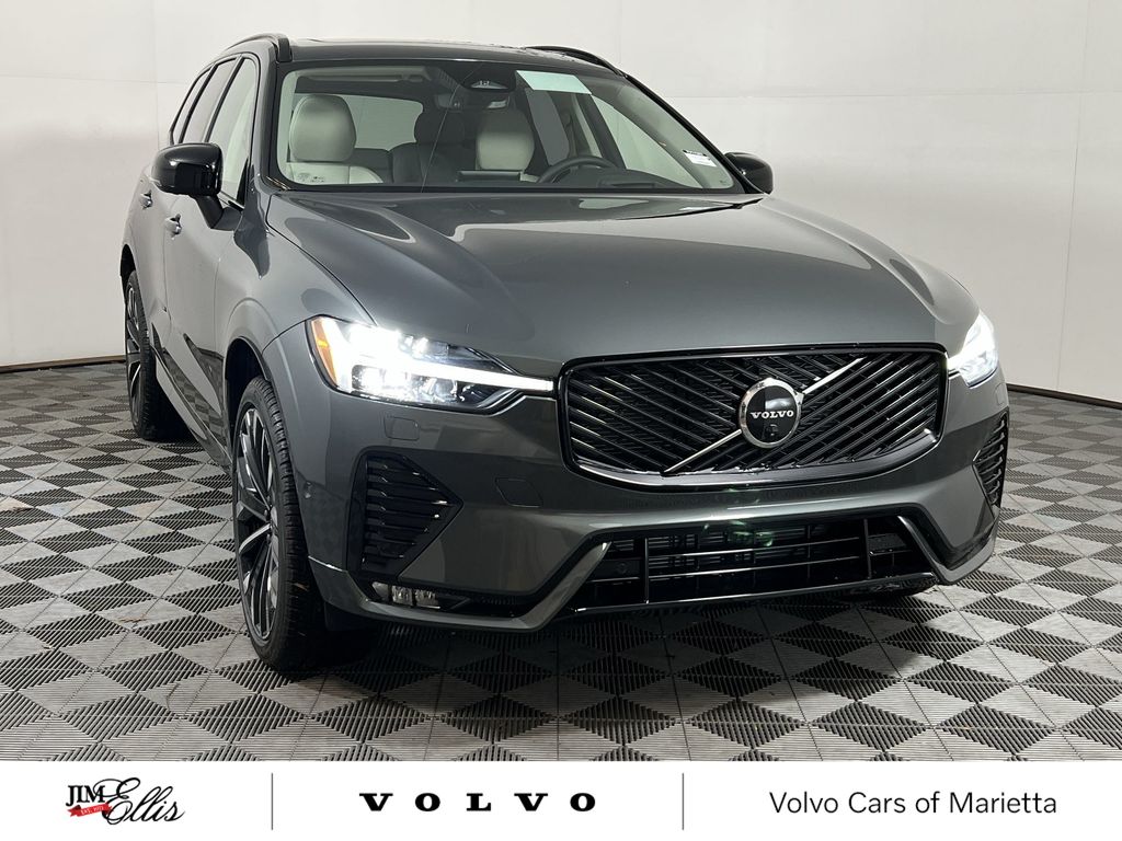 2026 Volvo XC60 B5 photo 3