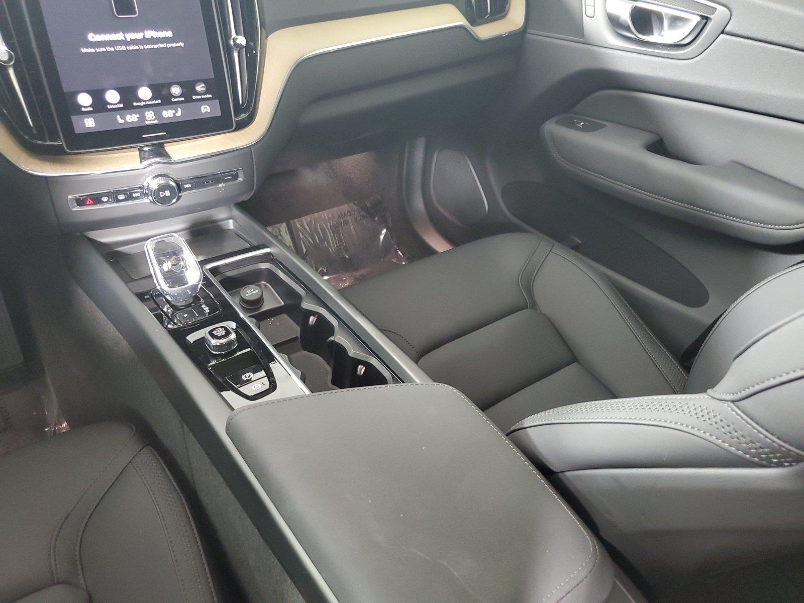 2026 Volvo XC60 Core - Photo 17