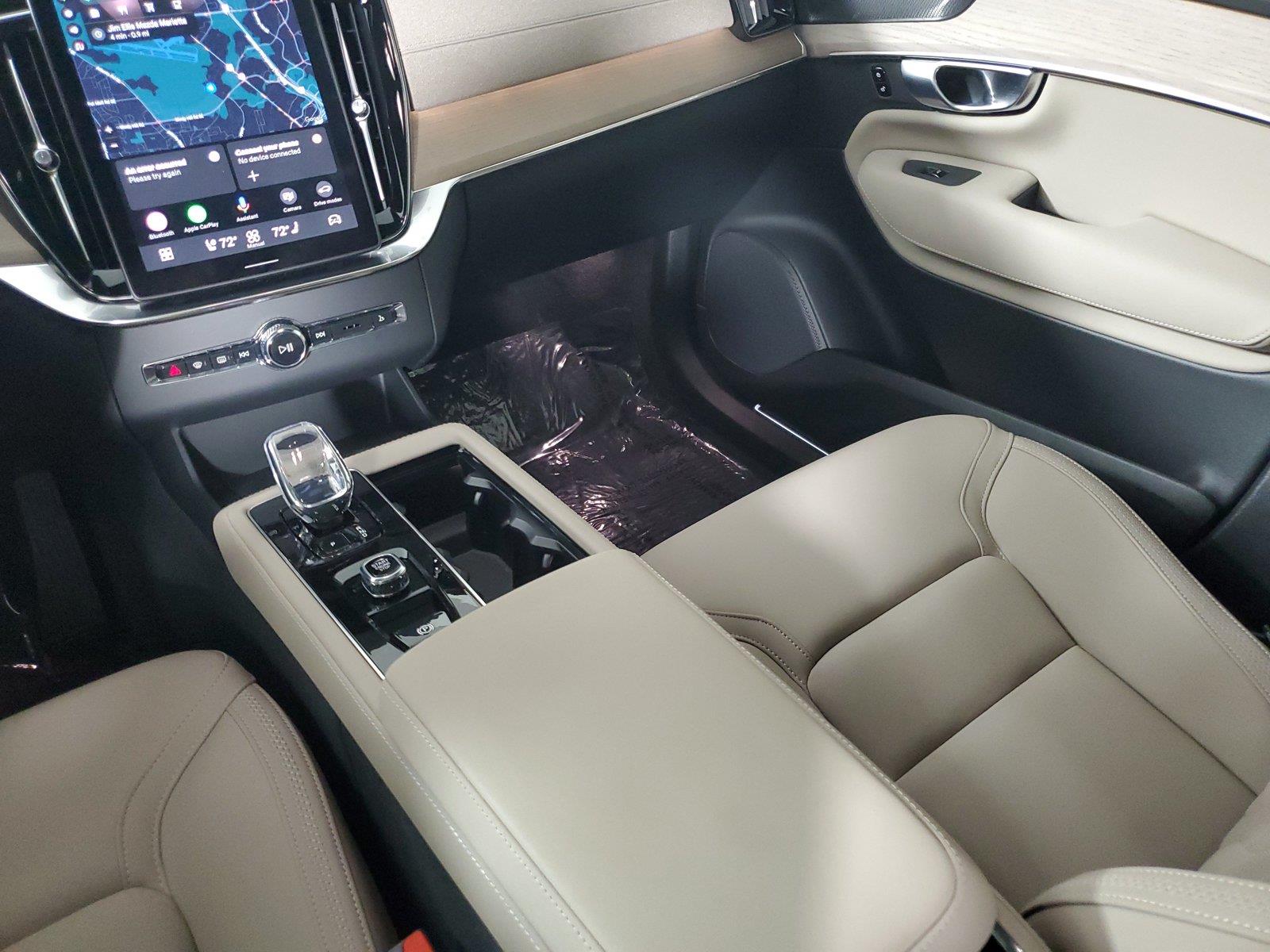 2026 Volvo XC90 Plus - Photo 17