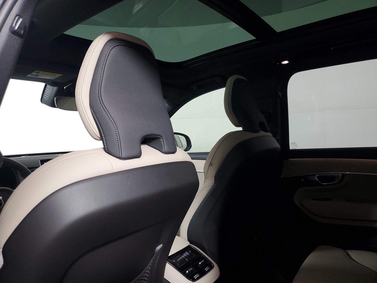 2026 Volvo XC90 Plus - Photo 14