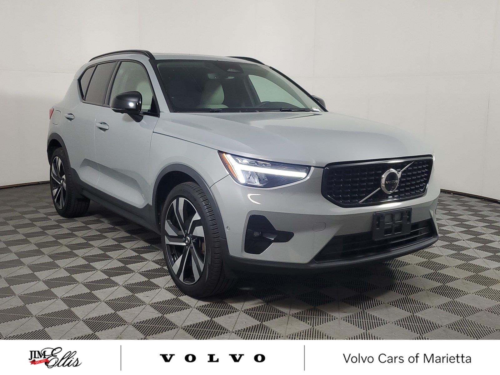 2024 Volvo XC40