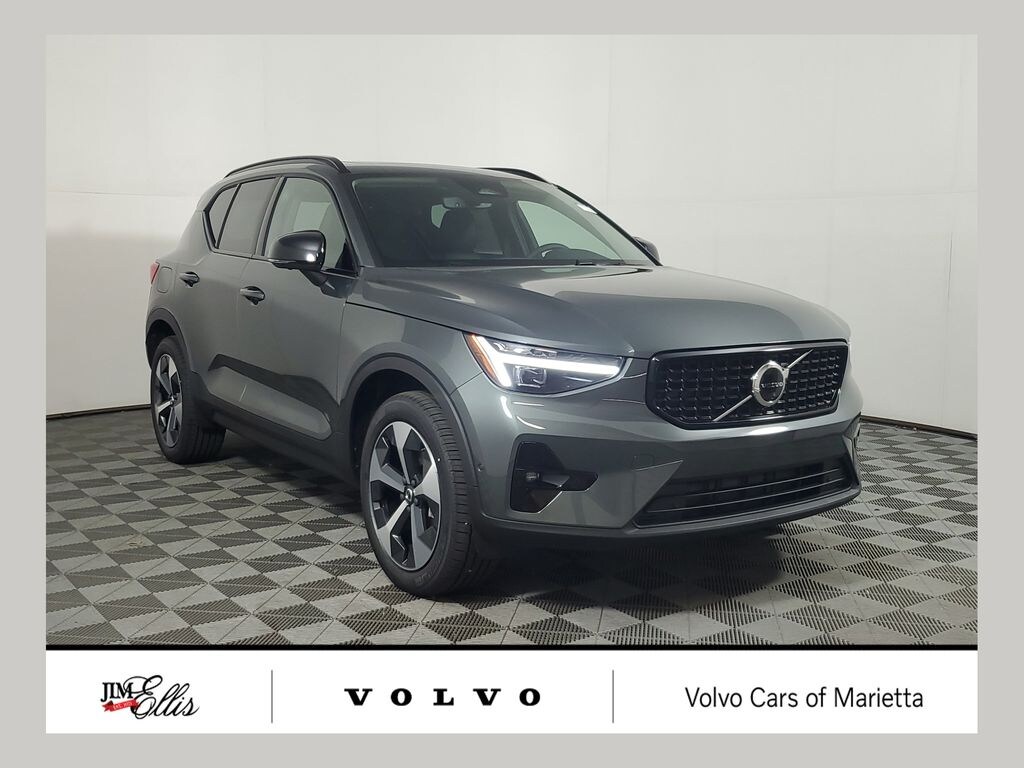 New 2026 Volvo XC40 B4 Plus SUV