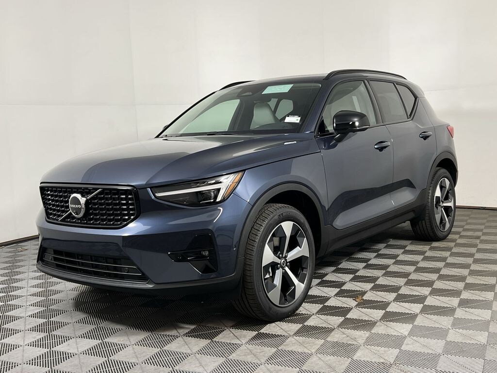 New 2026 Volvo XC40 B4 Plus SUV