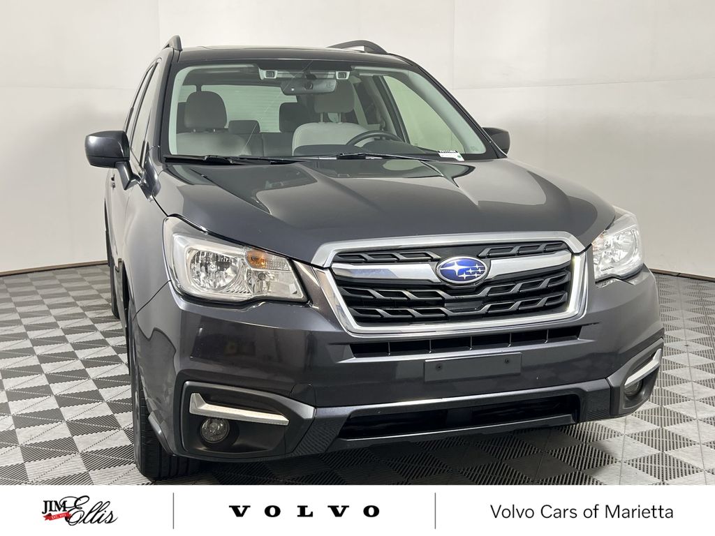 2017 Subaru Forester 2.5i Premium photo 2