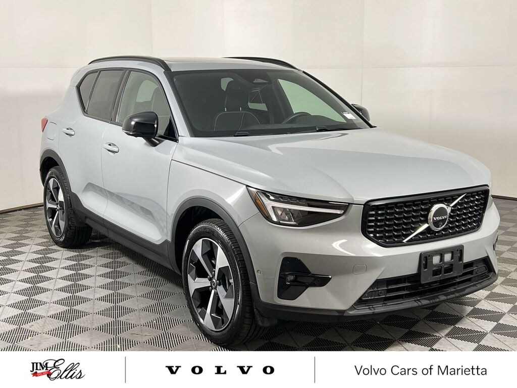 Used 2025 Volvo XC40 B5 Plus Dark Theme SUV