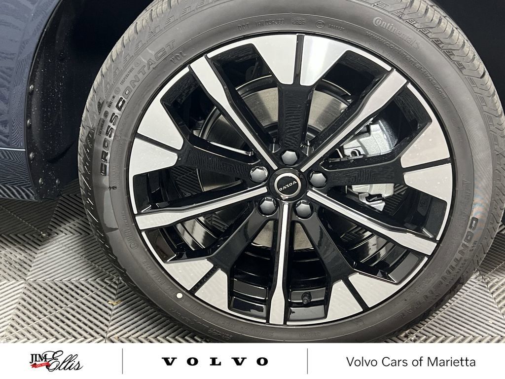 2026 Volvo XC60 Plus - Photo 15
