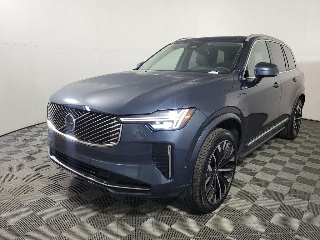 Certified 2025 Volvo XC90 Plug-In Hybrid T8 (2025.5) Ultra 7-Seater SUV