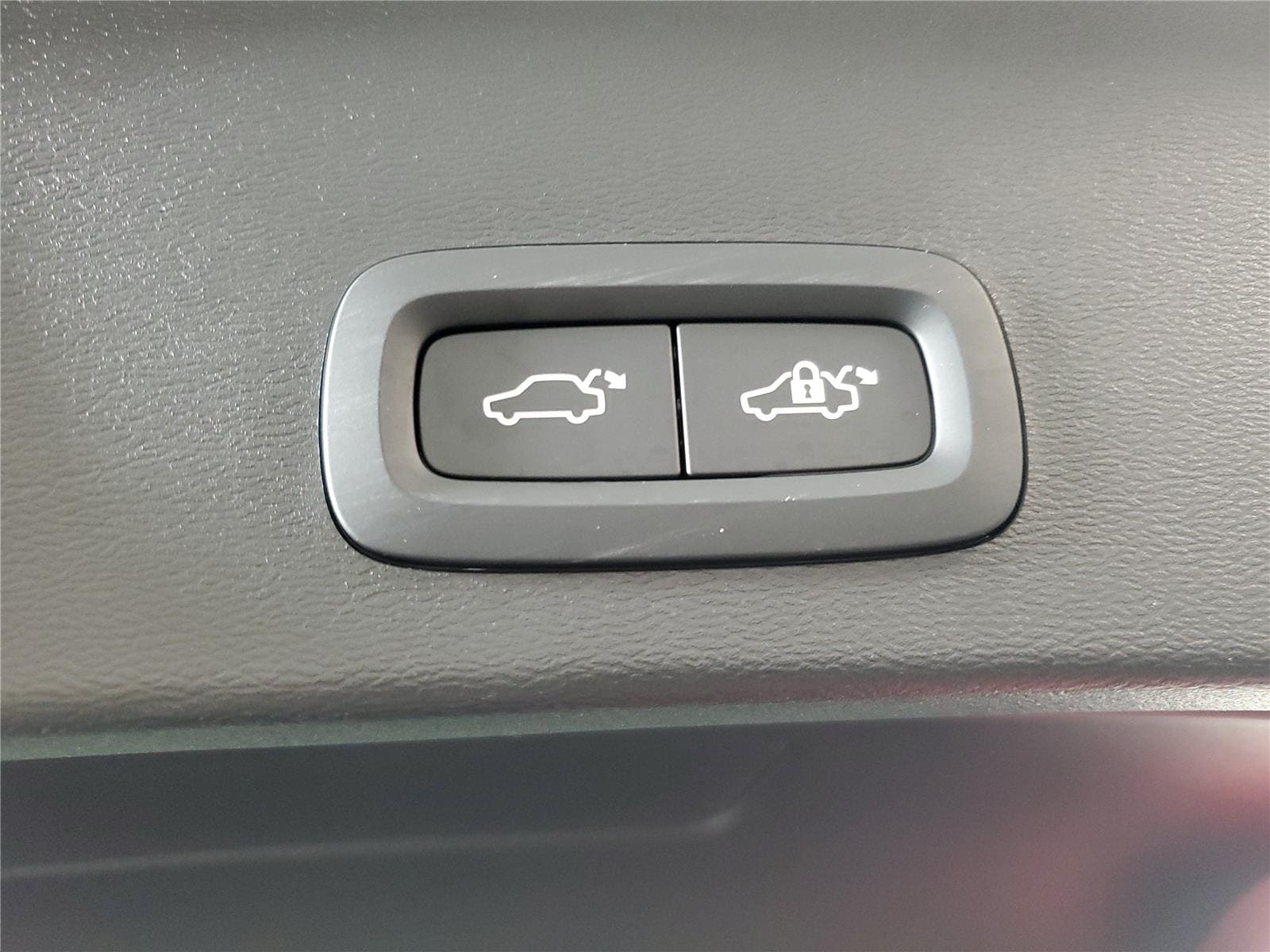 2026 Volvo XC40 Core - Photo 10