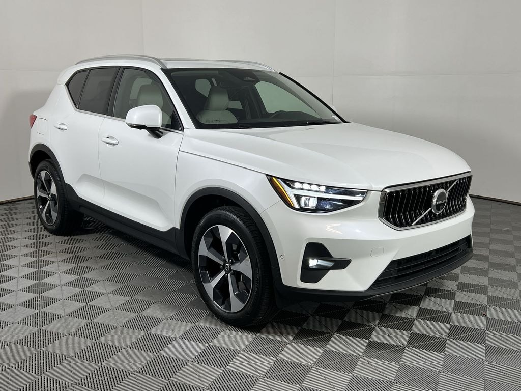 Certified 2024 Volvo XC40 B5 Plus Bright SUV