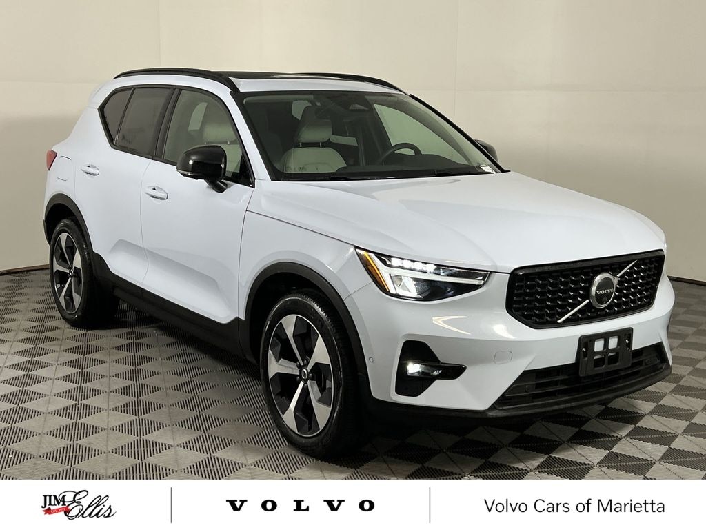 Certified 2025 Volvo XC40 B5 Plus Dark Theme SUV