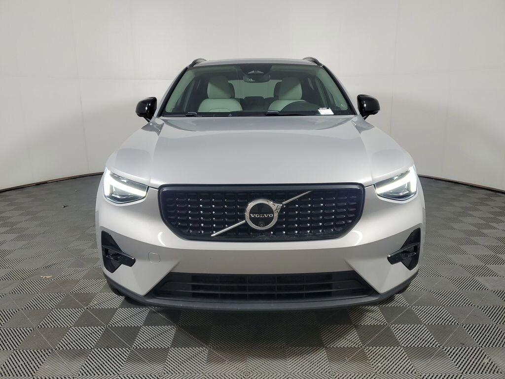 Certified 2024 Volvo XC40 B5 Ultimate Dark SUV