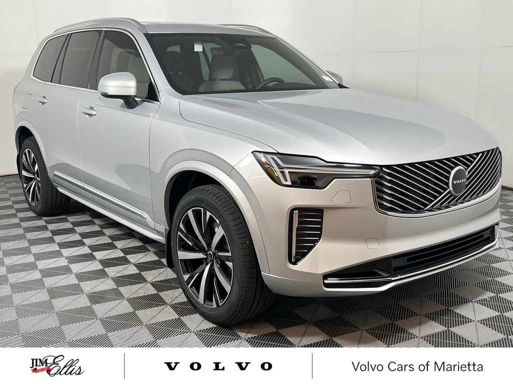 2025 Volvo XC90 Core's photo