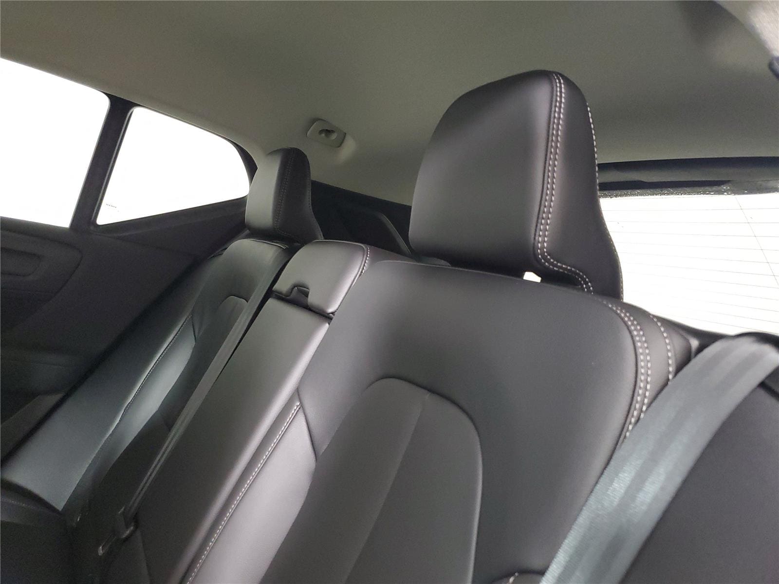 2026 Volvo XC40 Core - Photo 13