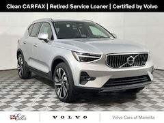 2025 Volvo XC40 B5 Ultra Bright Theme SUV