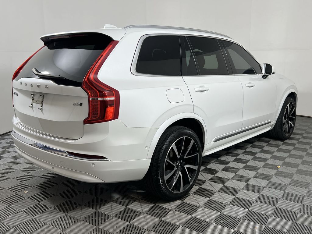 2024 Volvo XC90 Plus photo 2