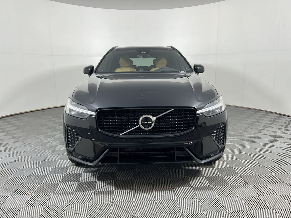2023 Volvo XC60 B5 Ultimate photo 2