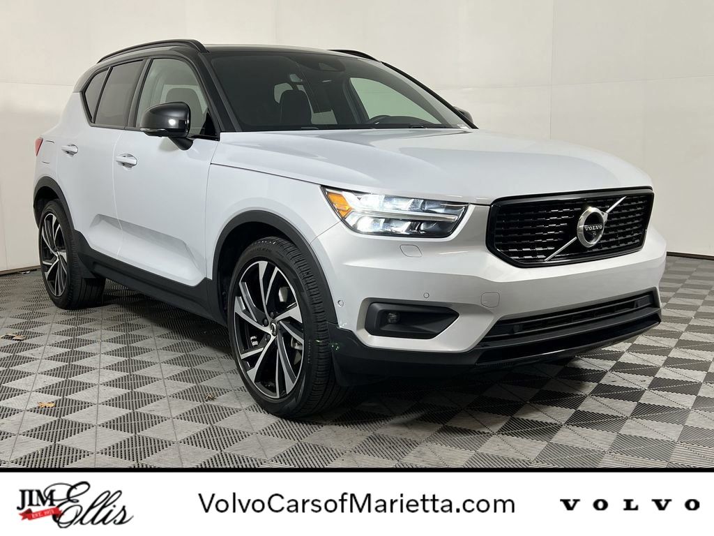 2021 Volvo XC40 R-Design