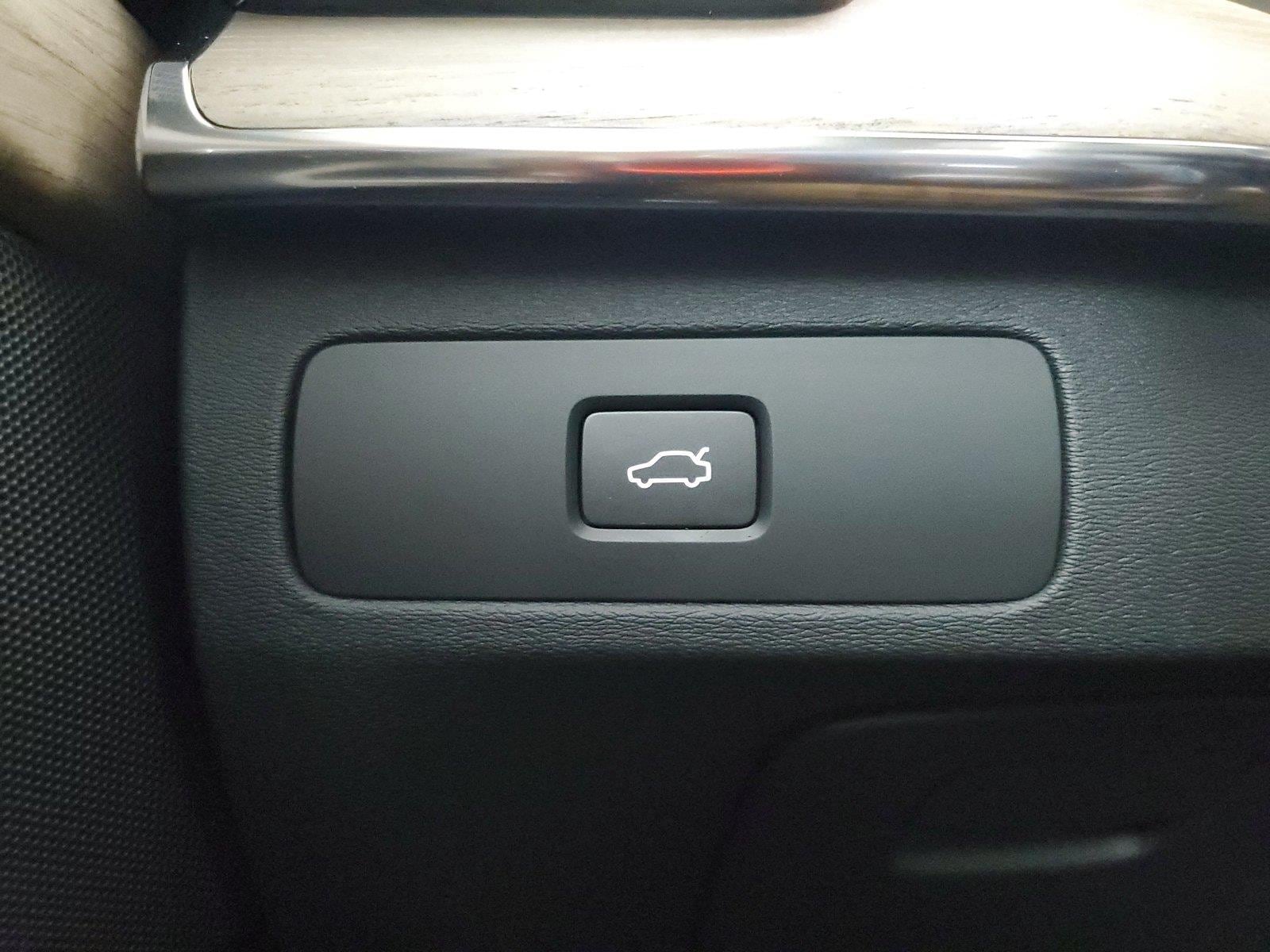 2026 Volvo XC90 Plus - Photo 35