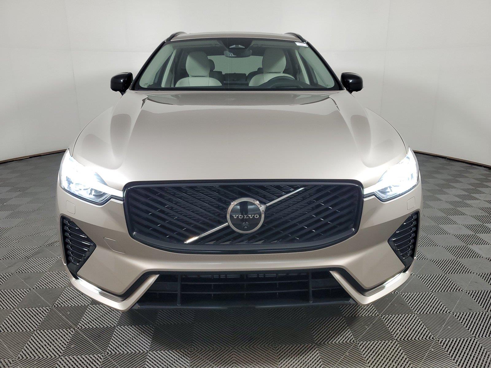 2026 Volvo XC60 Ultra - Photo 2