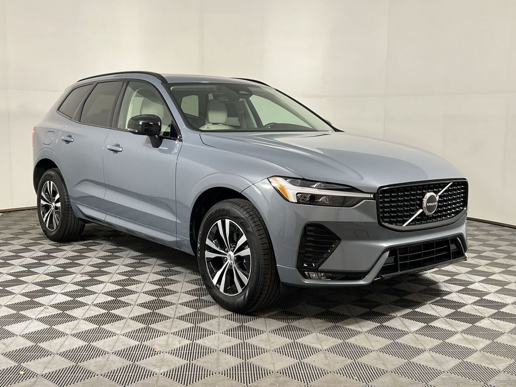 2024 Volvo XC60 B5 Core photo 2
