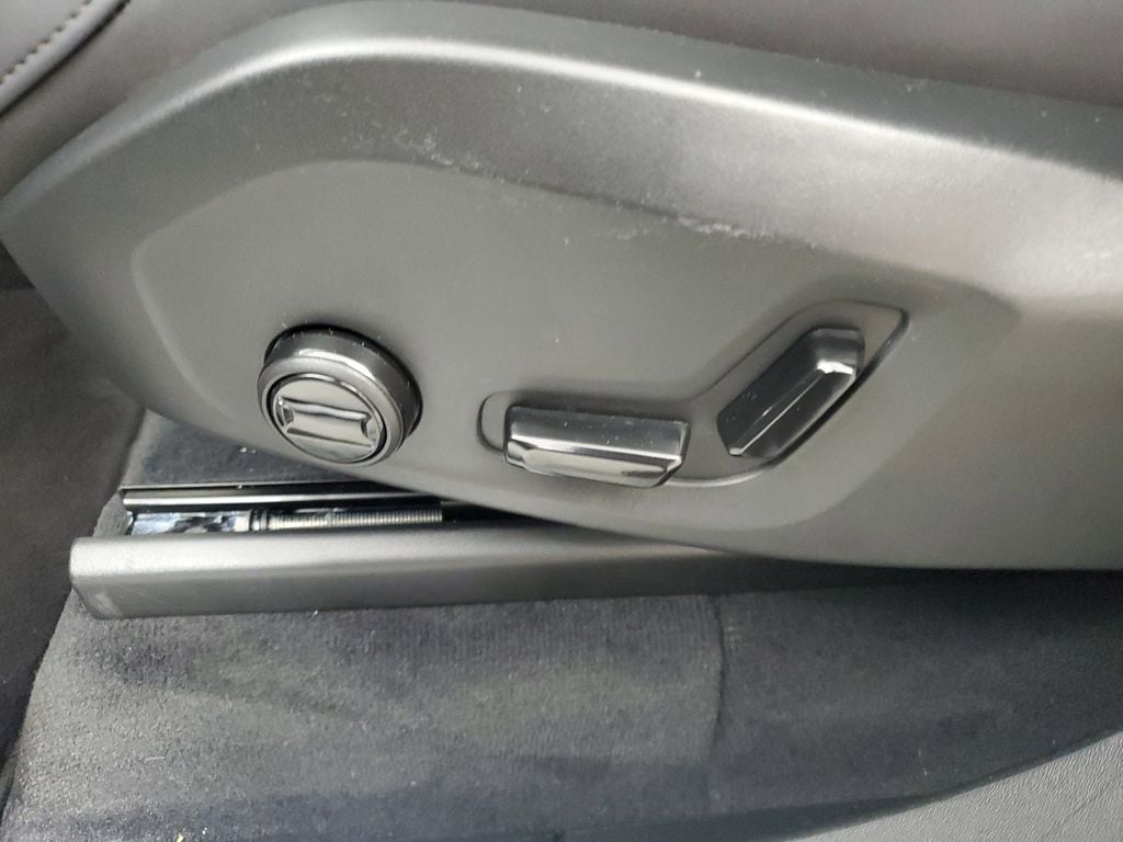 2025 Volvo XC90 Core - Photo 25