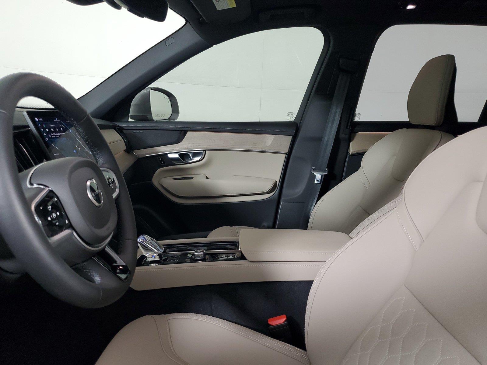 2026 Volvo XC90 Plus - Photo 22