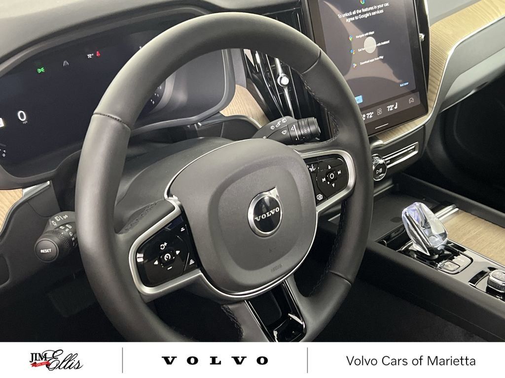 2026 Volvo XC60 Plus - Photo 10