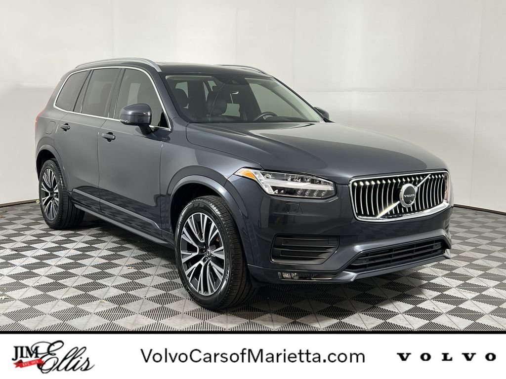 2021 Volvo XC90 Momentum's photo