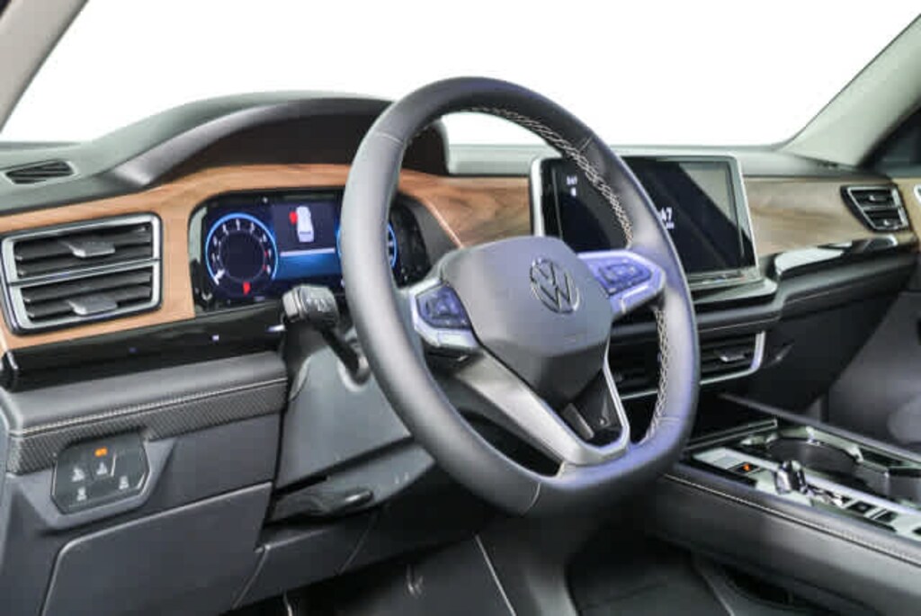 Certified 2025 Volkswagen Atlas 2.0T SE w/Technology SUV