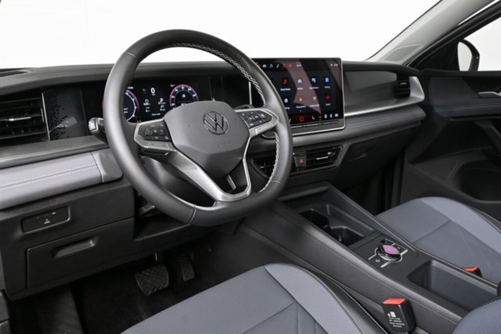 New 2026 Volkswagen Tiguan 2.0T SE SUV