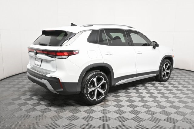 2025 Volkswagen Tiguan SE photo 2