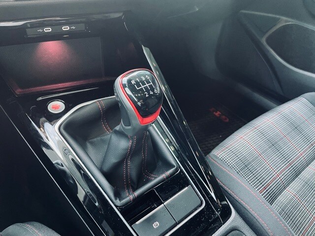 2023 Volkswagen Golf GTI SE photo 3