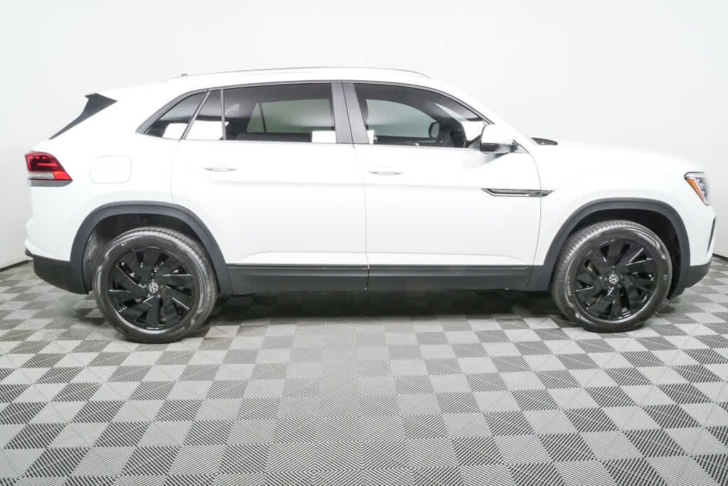 New 2026 Volkswagen Atlas Cross Sport 2.0T SE w/Technology SUV