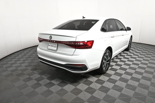 2025 Volkswagen Jetta 1.5T S photo 2
