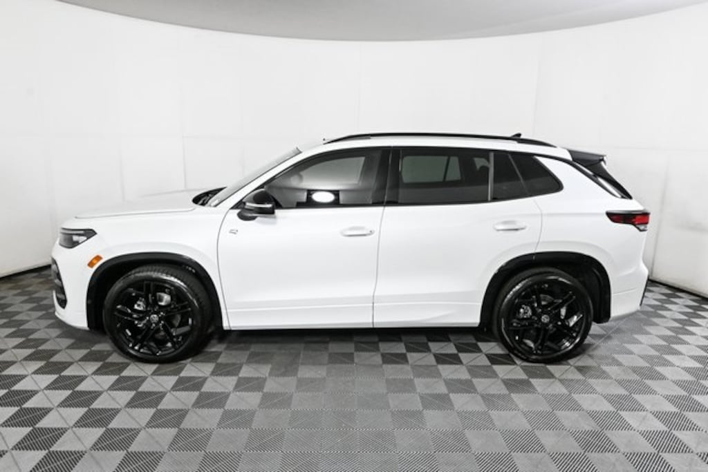 New 2025 Volkswagen Tiguan 2.0T SE R-Line Black SUV