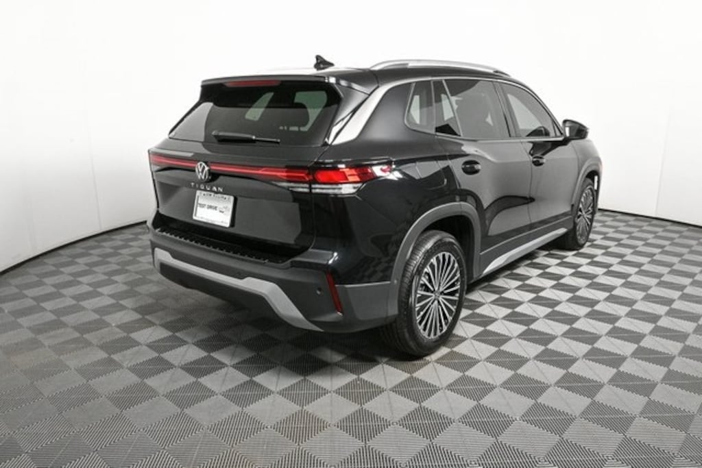 New 2025 Volkswagen Tiguan 2.0T S SUV