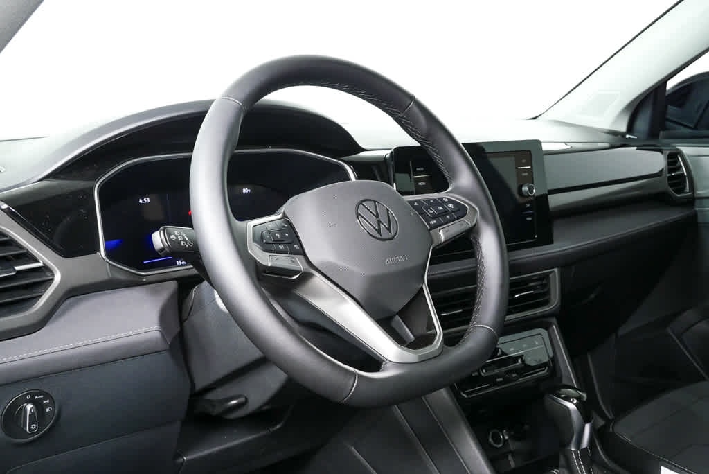 New 2026 Volkswagen Taos 1.5T SE Black SUV