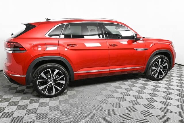 2025 Volkswagen Atlas Cross Sport SEL Premium R-Line photo 2