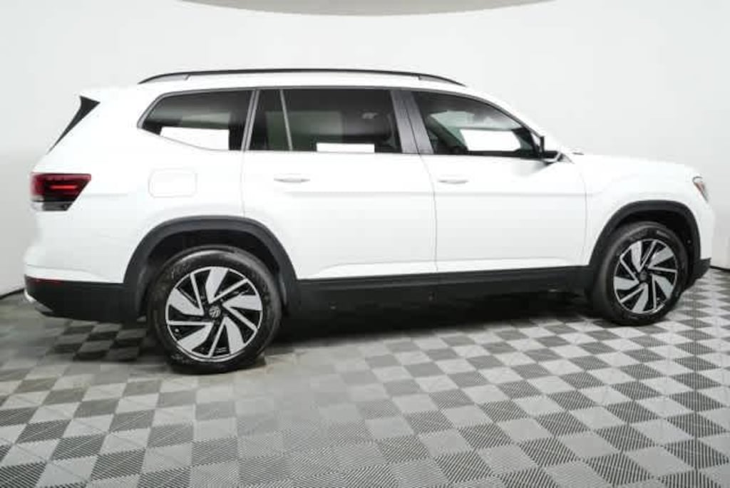 New 2026 Volkswagen Atlas SE w/Technology SUV