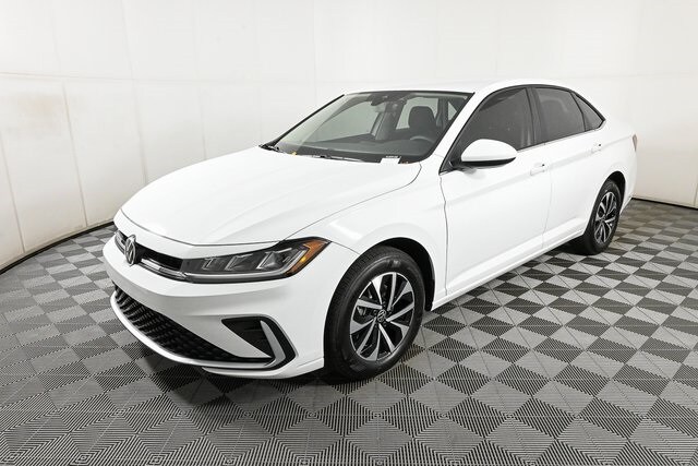 2025 Volkswagen Jetta 1.5T S photo 2
