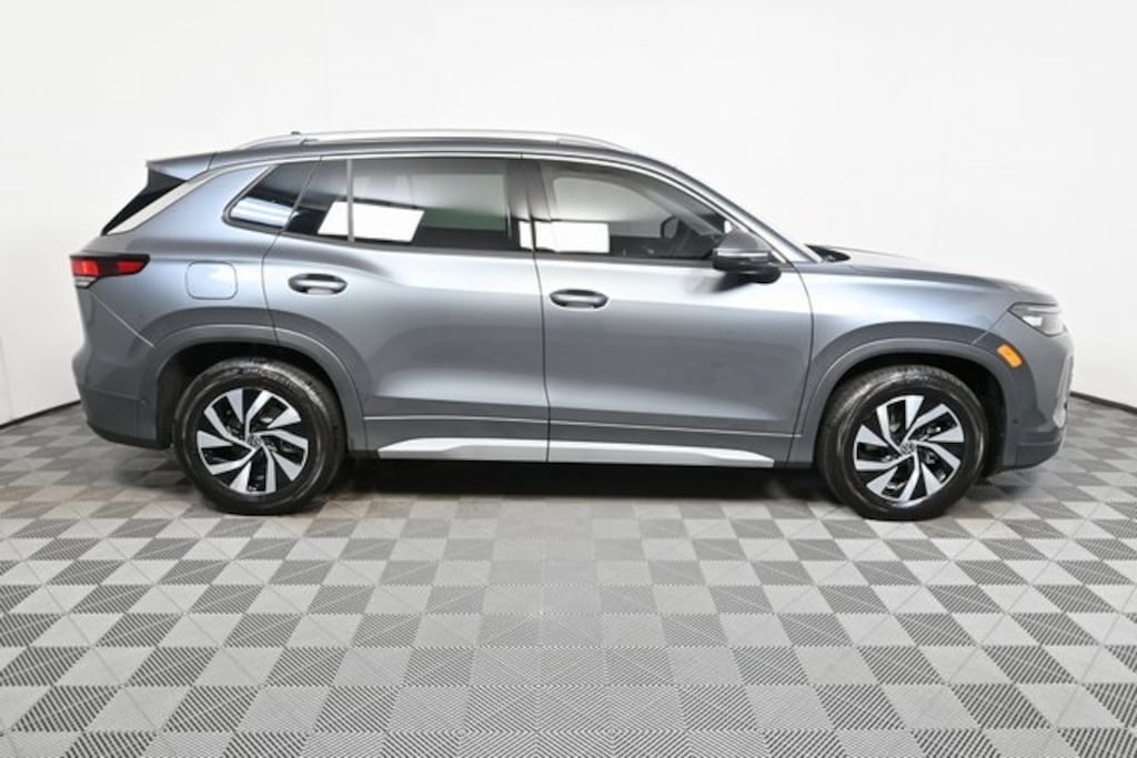 New 2025 Volkswagen Tiguan 2.0T S SUV