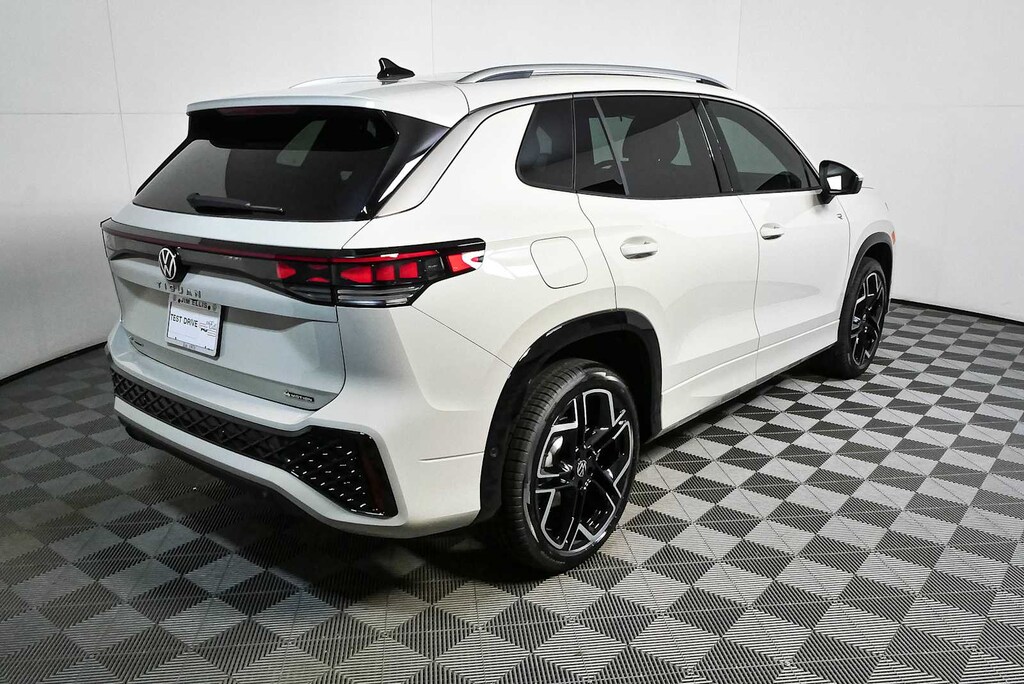 New 2026 Volkswagen Tiguan SEL R-Line Turbo SUV