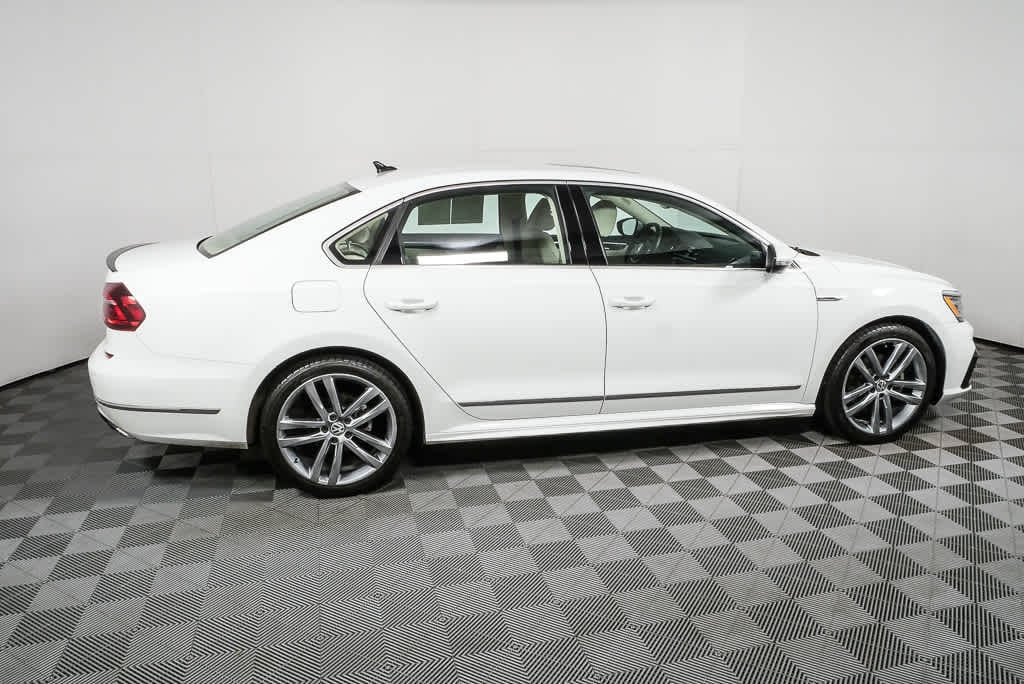 Used 2019 Volkswagen Passat 2.0T SE R-Line Sedan