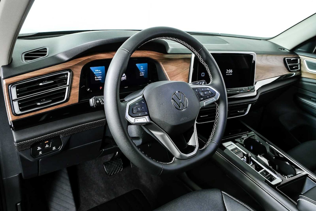 New 2026 Volkswagen Atlas SE w/Technology SUV