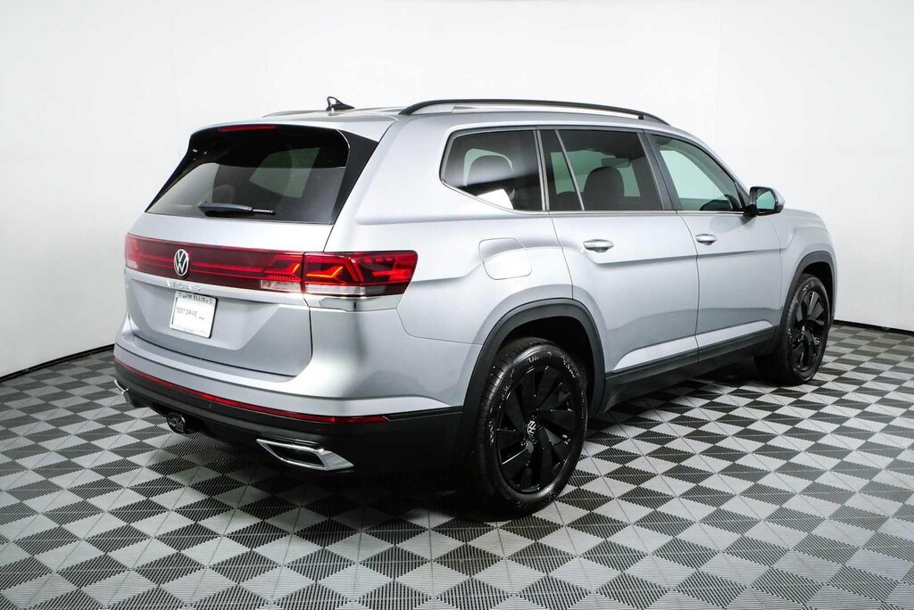Certified 2026 Volkswagen Atlas SE w/Technology SUV